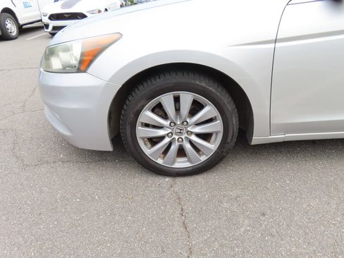 Used 2011 Honda Accord EX-L image 11