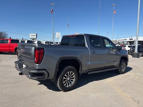 Used 2022 GMC Sierra 1500 AT4 w/ AT4 Premium Package image 3