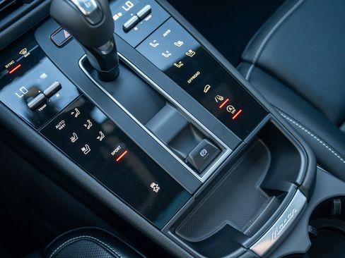 New 2026 Porsche Macan AWD/4WD image 19