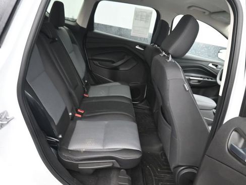 Used 2019 Ford Escape SE image 7
