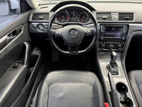 Used 2017 Volkswagen Passat 1.8T SE FWD image 25
