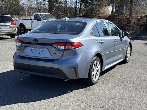 Used 2024 Toyota Corolla LE image 2