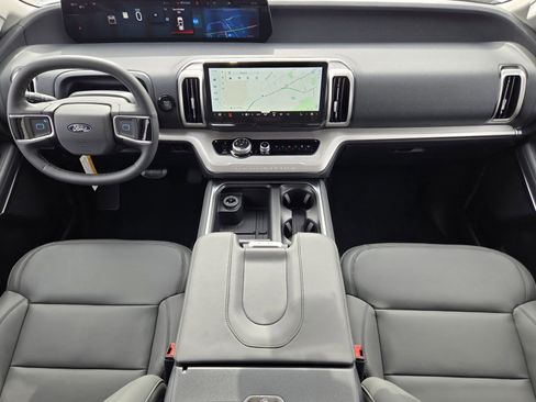 New 2026 Ford Expedition Active image 28