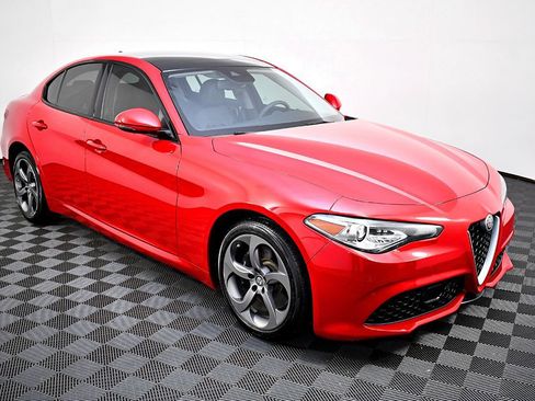 Used 2018 Alfa Romeo Giulia AWD image 5