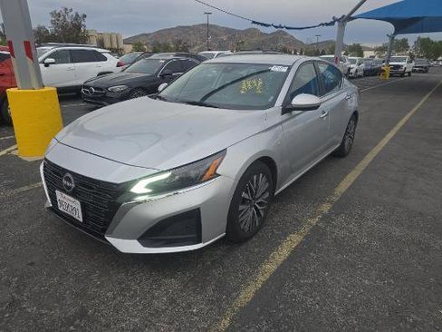 Used 2023 Nissan Altima 2.5 SV image 22