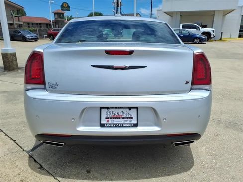 Used 2023 Chrysler 300 S RWD image 4