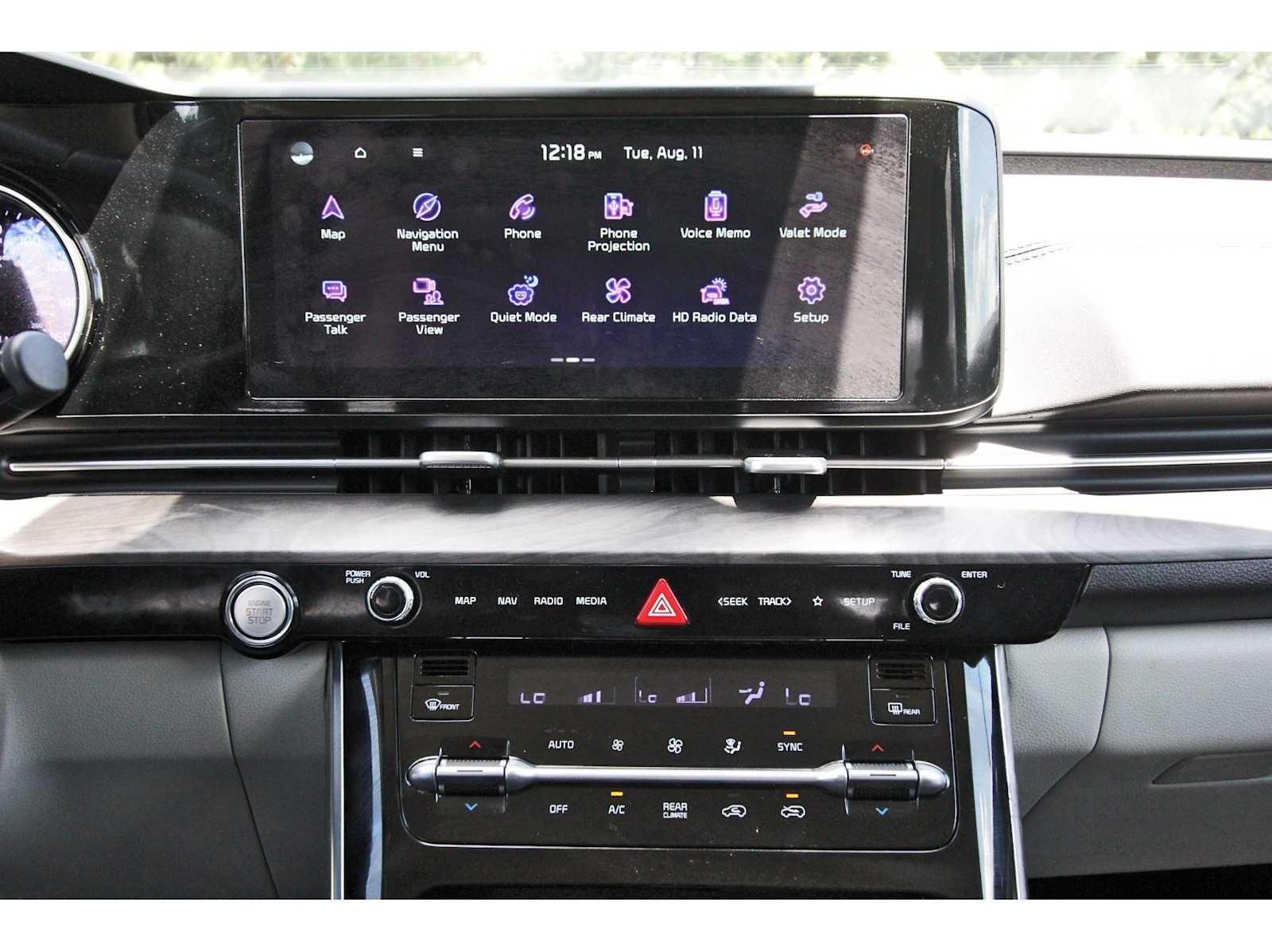 Used 2024 Kia Carnival EX FWD image 23