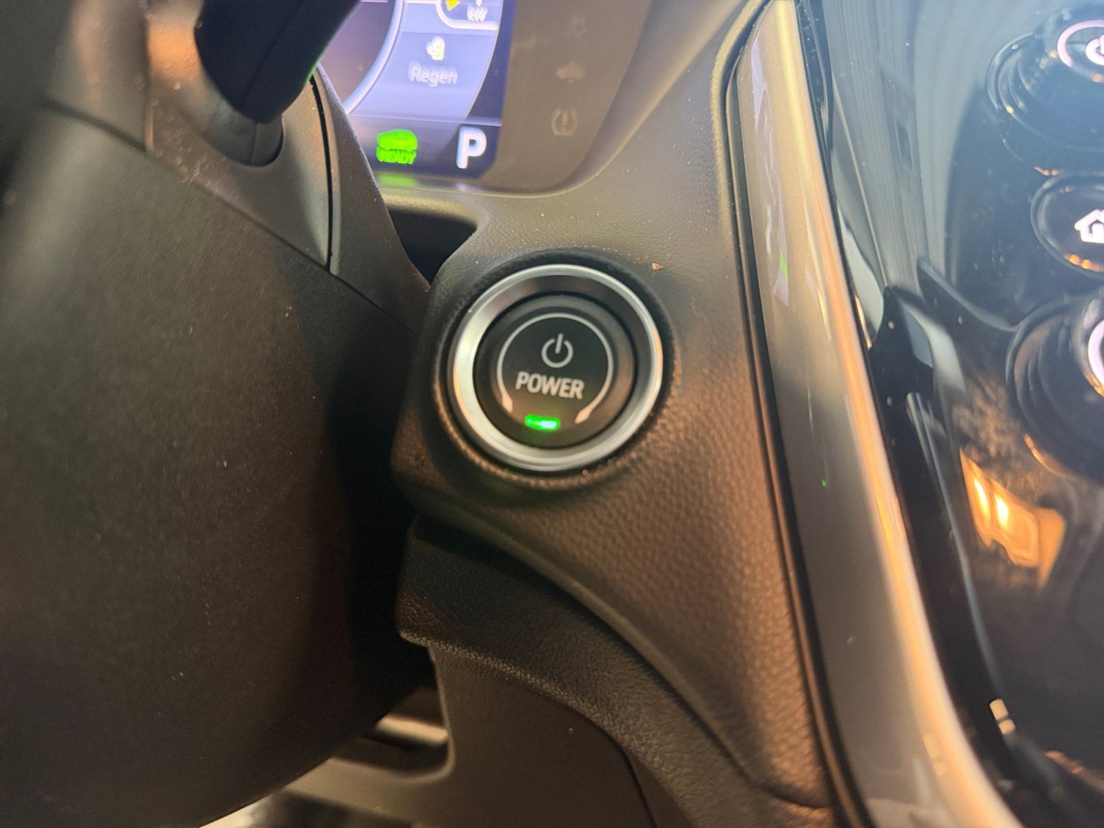 Used 2022 Chevrolet Bolt EUV LT w/ Convenience Package FWD image 30