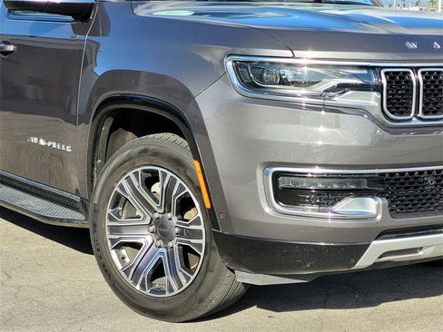 Used 2024 Jeep Wagoneer Series II image 9