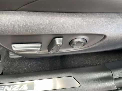 Used 2024 Toyota Venza Nightshade image 14