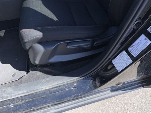 Used 2025 Honda HR-V Sport image 28