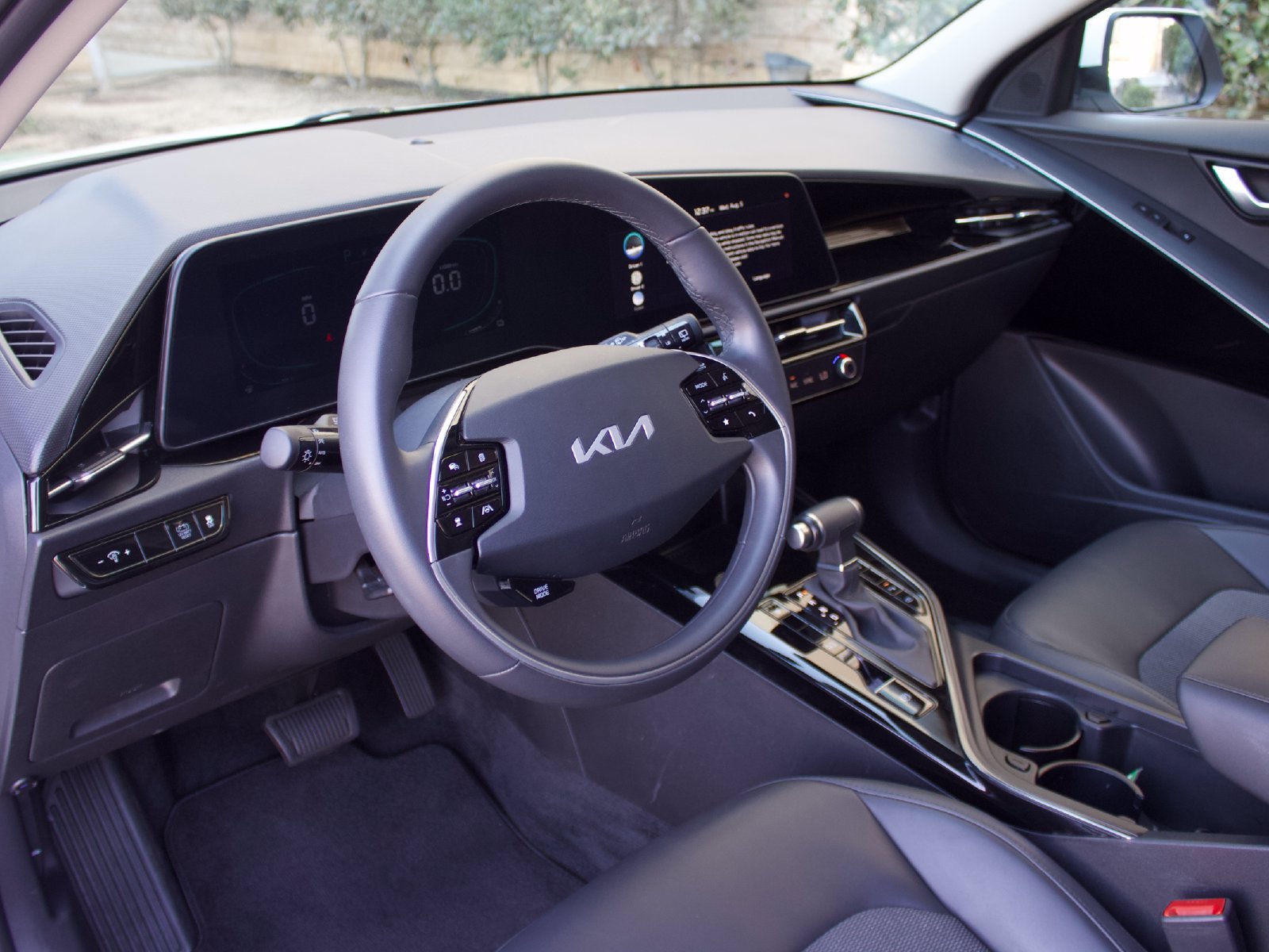 Used 2025 Kia Niro EX FWD image 9