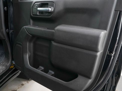 Used 2020 Chevrolet Silverado 1500 Custom w/ Custom Value Package image 9