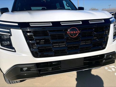 Used 2025 Nissan Armada PRO-4X w/ Pro-4X Premium Package image 37