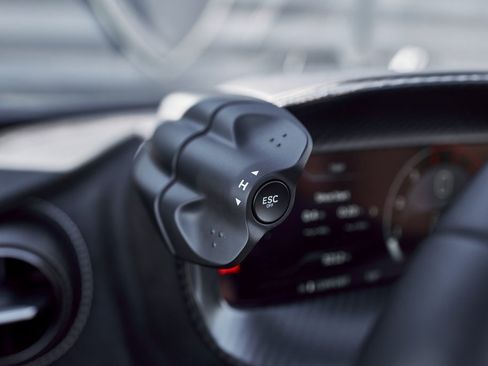 Used 2024 McLaren 750S Spider image 57