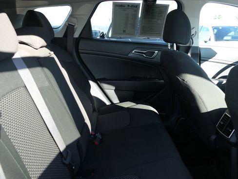 Certified 2025 Kia Sportage LX image 23