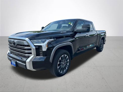 Used 2025 Toyota Tundra Limited AWD/4WD image 2
