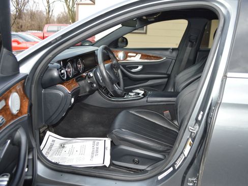 Used 2017 Mercedes-Benz E 300 4MATIC image 11