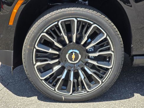 New 2026 Chevrolet Tahoe High Country AWD/4WD image 12