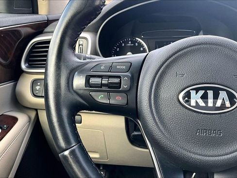 Used 2016 Kia Sorento LX w/ LX Convenience Package image 18