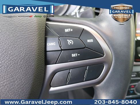 Used 2019 Jeep Cherokee Overland AWD/4WD image 6