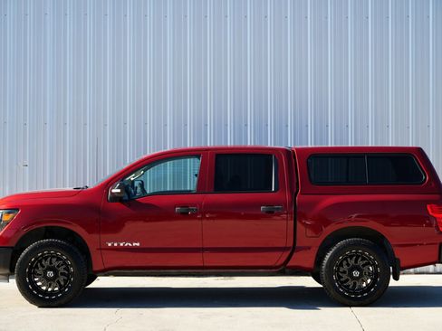 Used 2017 Nissan Titan S image 38