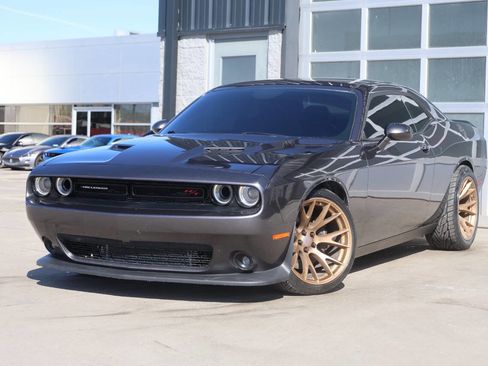 Used 2015 Dodge Challenger R/T Scat Pack w/ Scat Pack Appearance Package image 3