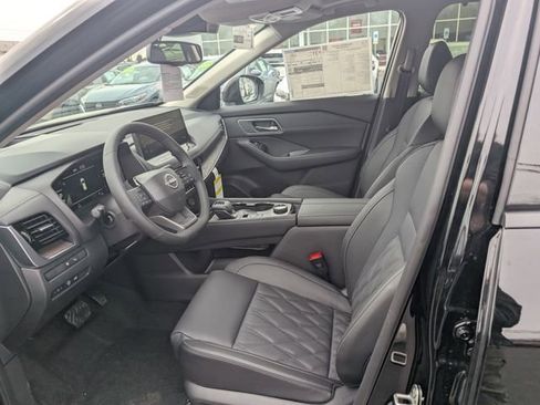 New 2026 Nissan Rogue Platinum image 14