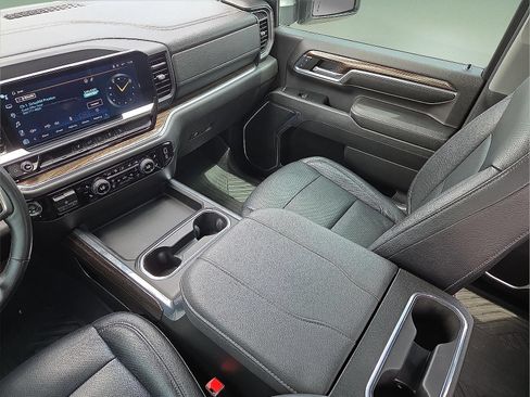 Certified 2024 Chevrolet Silverado 2500 LT w/ Convenience Package AWD/4WD image 9