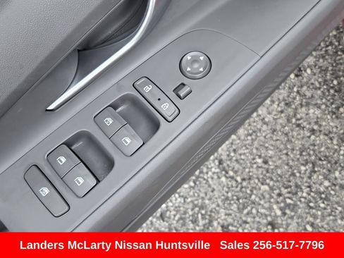 Used 2023 Hyundai Elantra SEL image 21