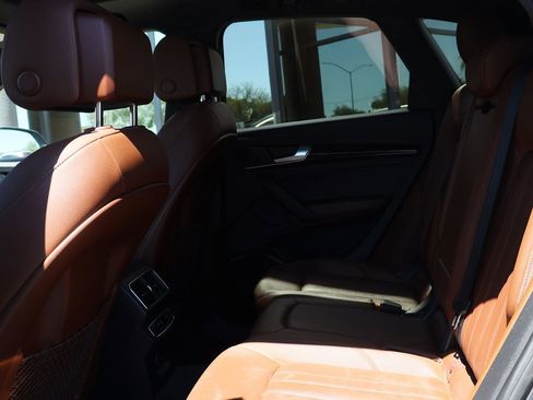 Used 2018 Audi Q5 2.0T Premium Plus w/ Premium Plus Package image 32