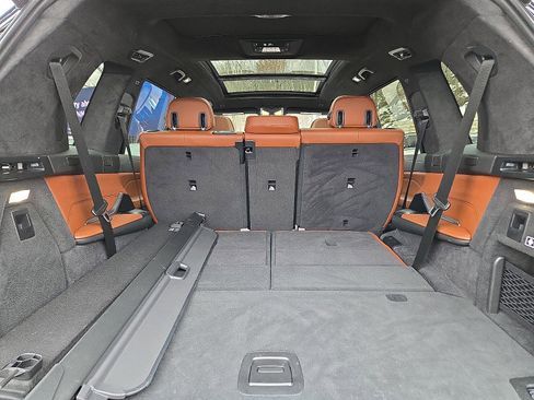 Used 2023 BMW X7 M60i w/ Executive Package image 28