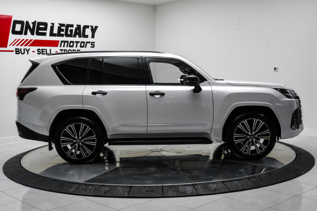 Used 2026 Lexus LX 700h Luxury w/ Appearance Package AWD/4WD image 11