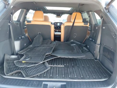 Used 2020 Toyota Highlander Platinum image 29