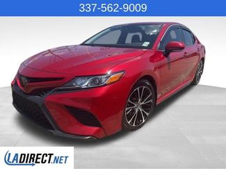Used 2020 Toyota Camry SE image 1