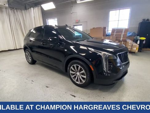 Used 2019 Cadillac XT4 Sport w/ Cold Weather Package FWD image 2