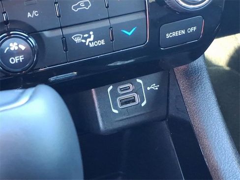 Used 2024 Jeep Compass Limited image 10