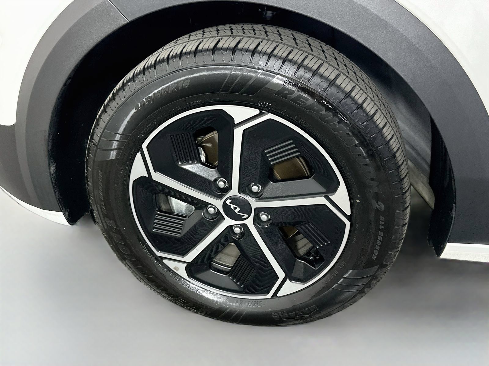 Used 2025 Kia Niro EX w/ EX Cold Weather Package FWD image 31