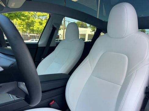 Used 2023 Tesla Model Y Performance AWD/4WD image 20