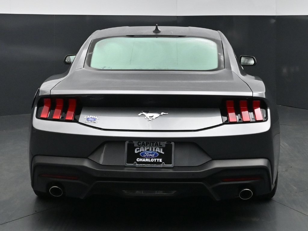 Used 2025 Ford Mustang Coupe RWD image 6