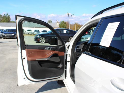 Used 2019 BMW X7 xDrive50i w/ M Sport Package image 35