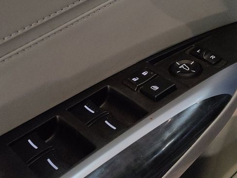 Used 2019 Acura TLX image 27