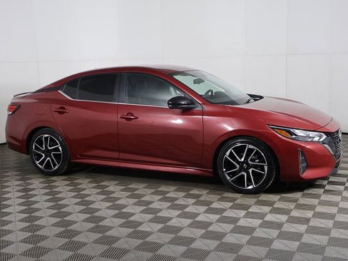 Used 2025 Nissan Sentra SR image 13