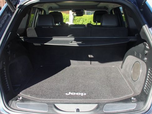 Used 2020 Jeep Grand Cherokee Summit image 8