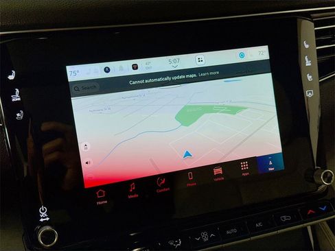 Used 2025 Jeep Wagoneer 4WD w/ Premium Group I image 12