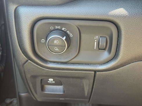 Used 2025 RAM 1500 Tradesman AWD/4WD image 18