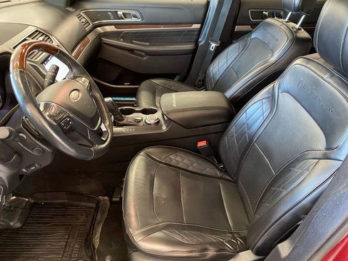 Used 2019 Ford Explorer Platinum image 7