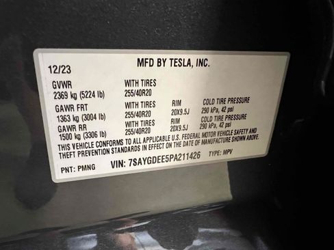 Used 2023 Tesla Model Y Long Range AWD/4WD image 77