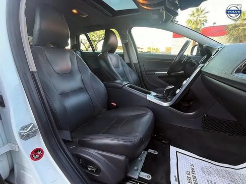 Used 2015 Volvo V60 T5 Premier FWD image 46