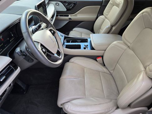Used 2024 Lincoln Aviator Reserve w/ Equipment Group 201A AWD/4WD image 11